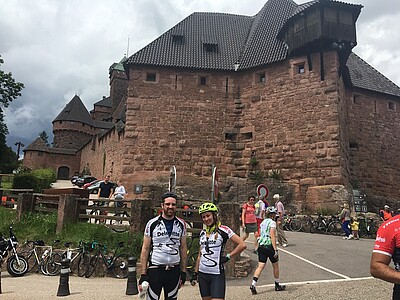 Les deux reporters Unistra au sommet du Haut-Koenigsbourg