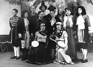 Troupe de théâtre du camp de prisonniers (Stalag 369) de Kobierzin. Collection particulière d'André Seimbille.