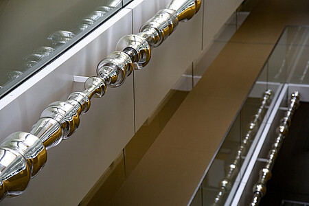 Les pièces sont séparées par des rondelles de silicone. (© C. Schröder/Unistra)