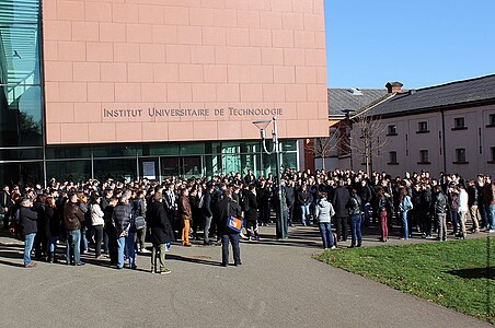 Minute de silence à l'IUT d'Haguenau