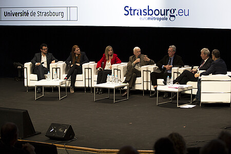 Le dialogue a fait émerger certaines similitudes entre la façon de conduire des projets de recherche et d’entreprise.