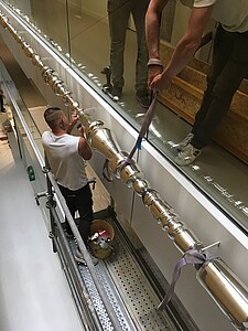 L'installation, réalisée en quelques jours, a nécessité l'intervention d'artisans métalliers, pour les fixations. (© C. Familiari)