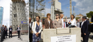 Pose de première pierre symbolique pour le Studium (à droite, les responsables des services qui y seront accueillis).