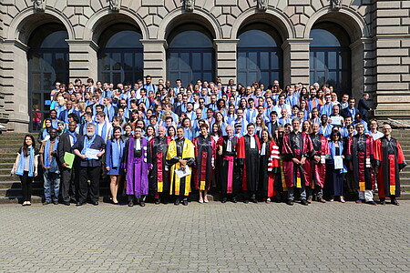 L’Unistra a compté 448 docteurs en 2015.