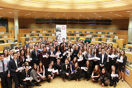 Lycéens et étudiants de Sciences po réunis à l’ouverture de la simulation, vendredi 10 février.