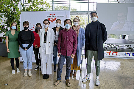 Les lauréats présents : Mathilde Obergfell, Celia Laigniel, Léa Pradel, Marie-Lou Serna, Gaëlle Thomas, Ian Carlos Iracheta Garcia, Emma Doude van Troostwijk, Jérémy Legros