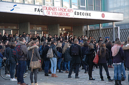 Minute de silence à la Faculté de médecine