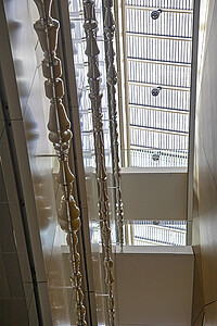 Chacun des trois étages accueille 30 m de sculpture, soit 90 m au total. (© C. Schröder/Unistra)