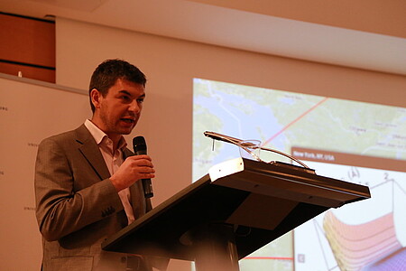 Marco Cecchini directeur d'un laboratoire d'ISIS, reconnait Martin Karplus comme son maître