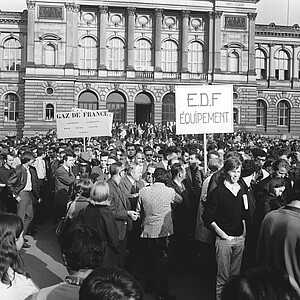 Devant le Palais universitaire. Crédit : Photos Europ Flash/Alfred Haeffele