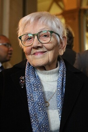 Yvonne Lobstein @ Catherine Schröder