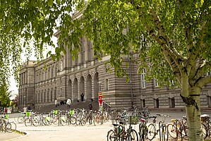 Les Jardin des sciences proposent plusieurs parcours guidés pour découvrir l'université impériale, joyaux de la Neustadt © C. Schröder / Unistra